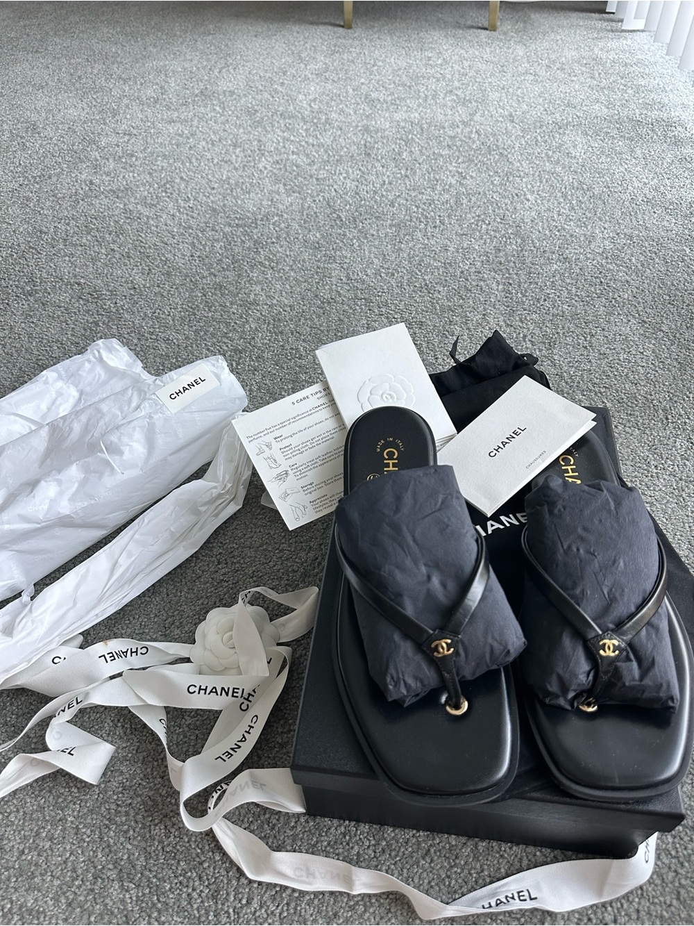 Chanel 2026 Metiers D’Art black thongs sandals shoes EU40 US9 - Picture 8 of 9